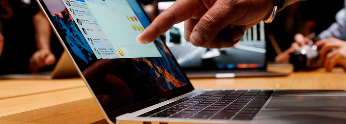 Первый-MacBook-с-тачскрином